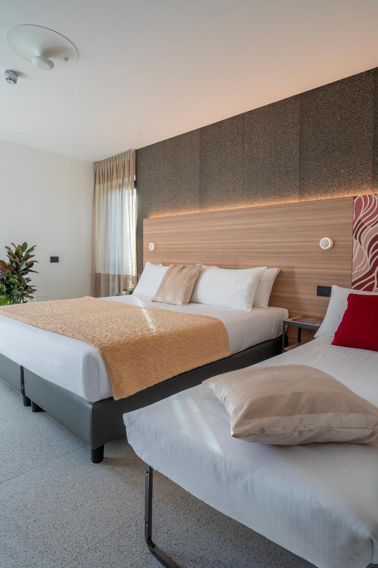 Hub Hotel Губио Екстериор снимка