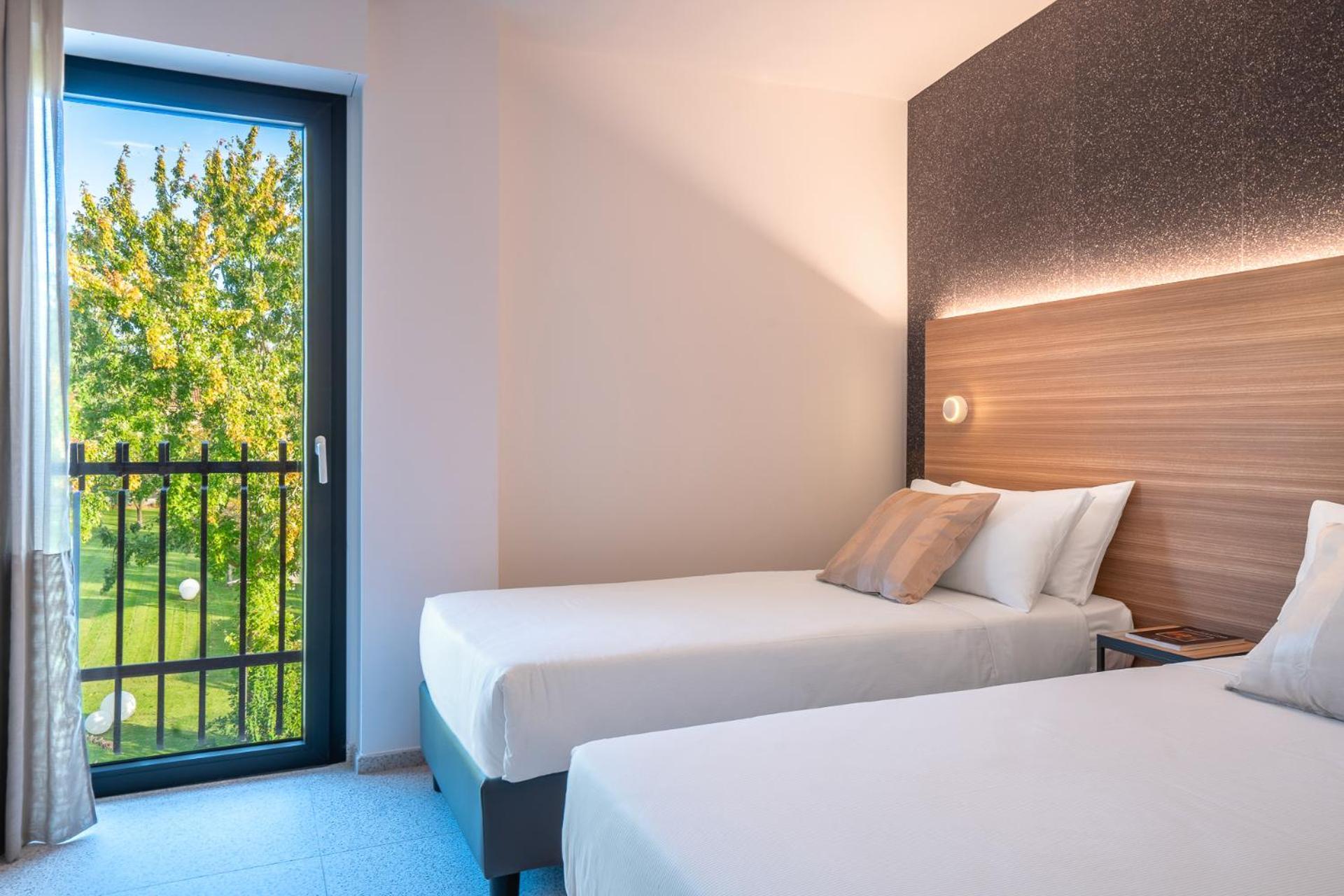 Hub Hotel Губио Екстериор снимка