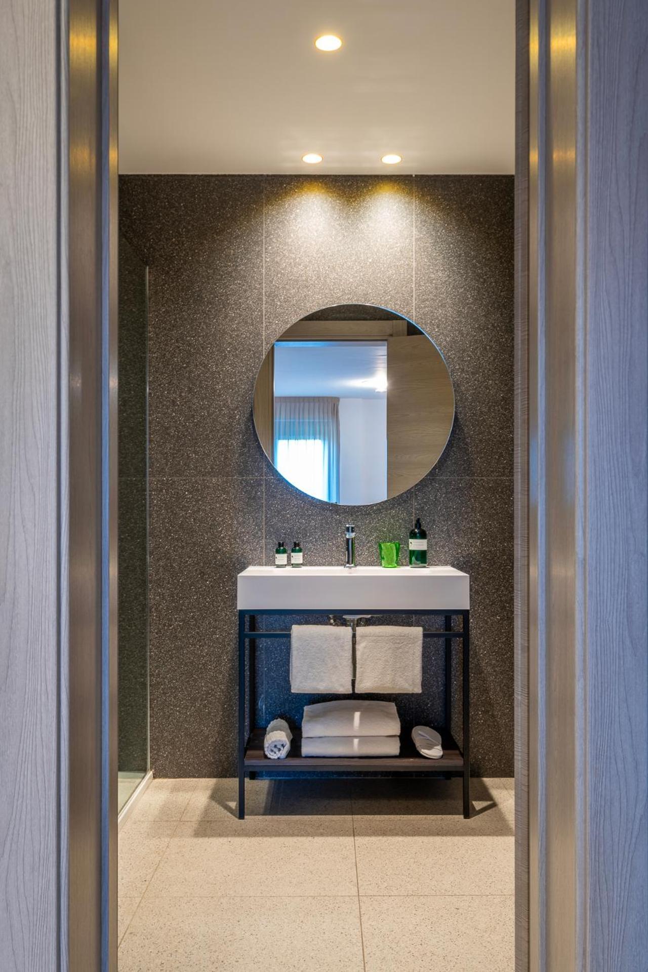 Hub Hotel Губио Екстериор снимка