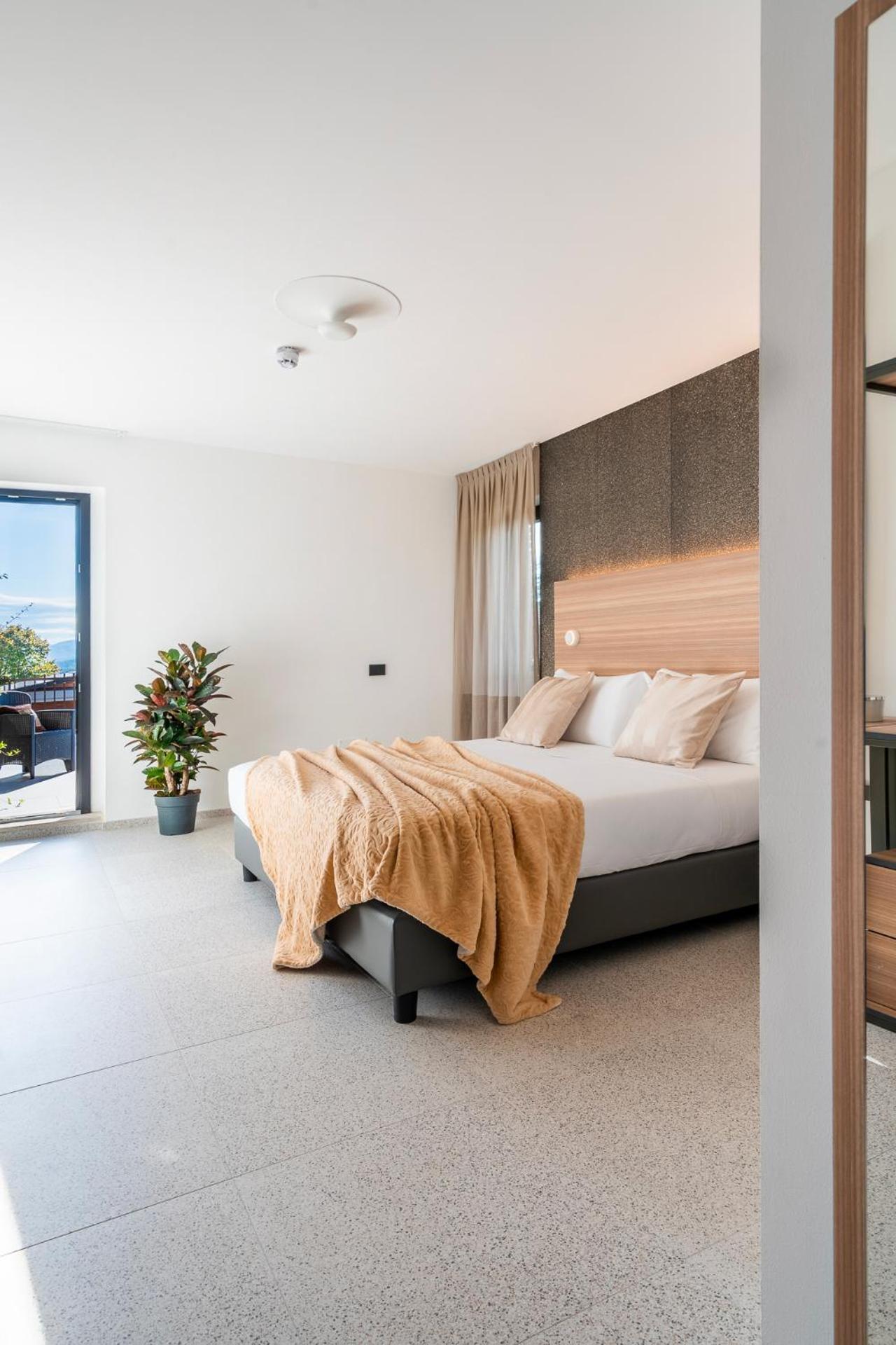 Hub Hotel Губио Екстериор снимка