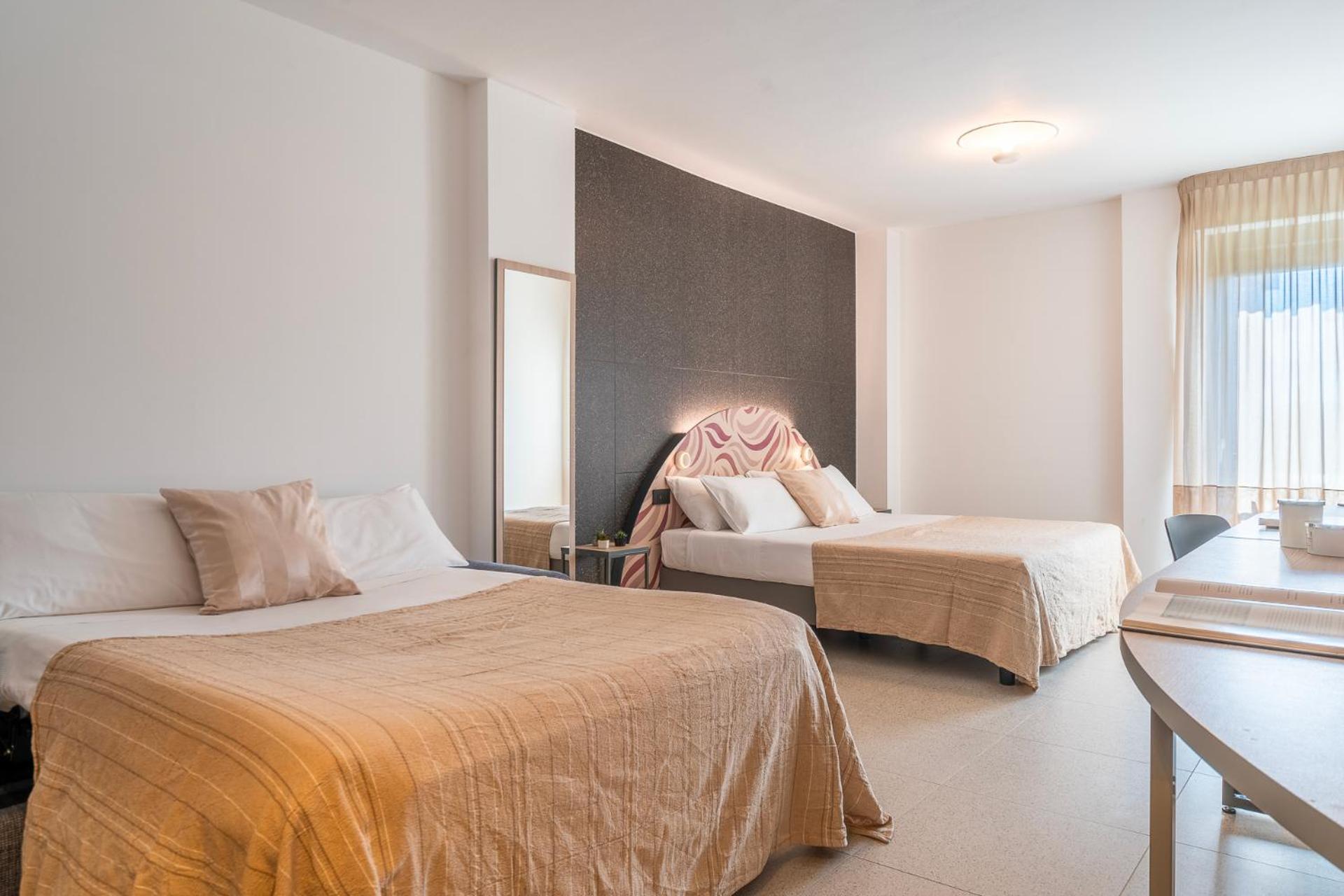 Hub Hotel Губио Екстериор снимка