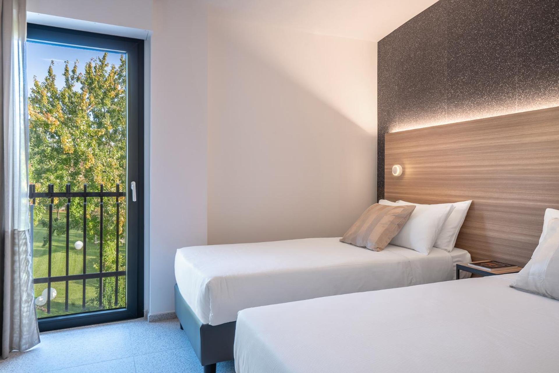 Hub Hotel Губио Екстериор снимка